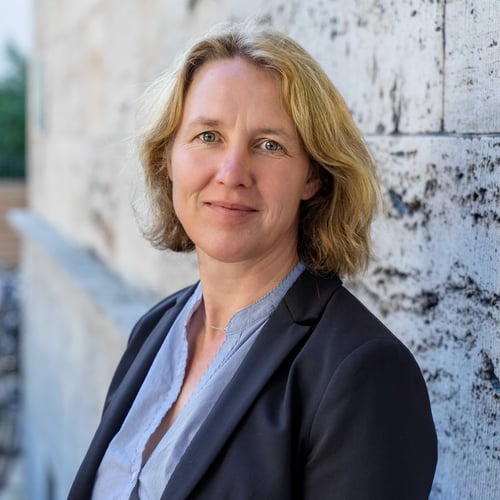 Claudia Schmucker Profile Picture